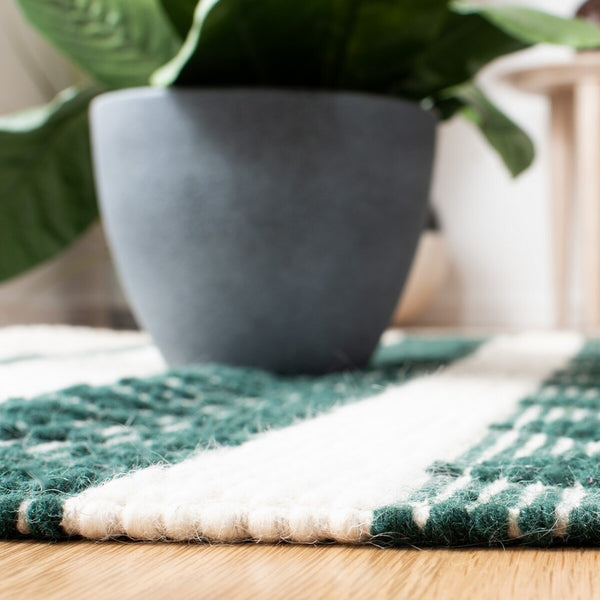 Natura 851 Hand Woven 100% Wool Pile Bohemian Rug Ivory / Green 100% Wool Pile NAT851Y-4