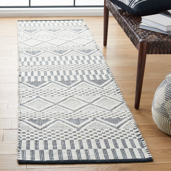 Natura 853 Bohemian Hand Woven 100% Wool Pile Rug Ivory / Black