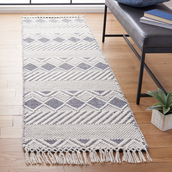 Natura 858 Bohemian Hand Woven 100% Wool Pile Rug Ivory / Charcoal