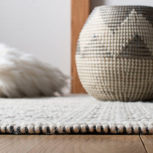 Natura 860 Hand Woven 100% Wool Pile Bohemian Rug Ivory / Black 100% Wool Pile NAT860A-9