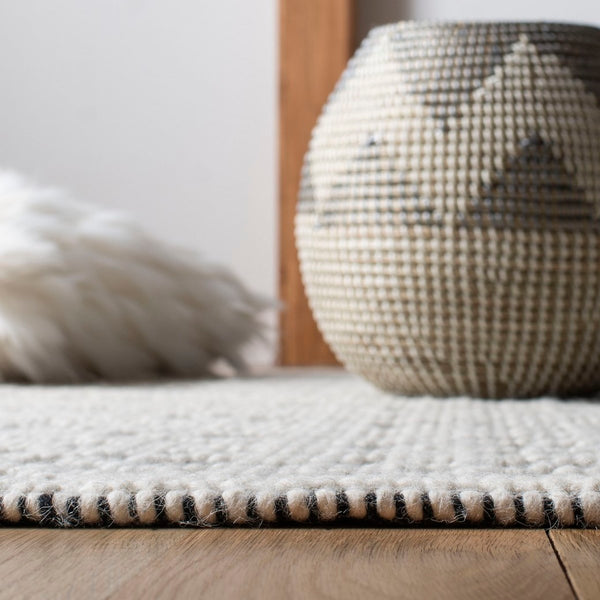 Natura 860 Hand Woven 100% Wool Pile Bohemian Rug Ivory / Black 100% Wool Pile NAT860A-9