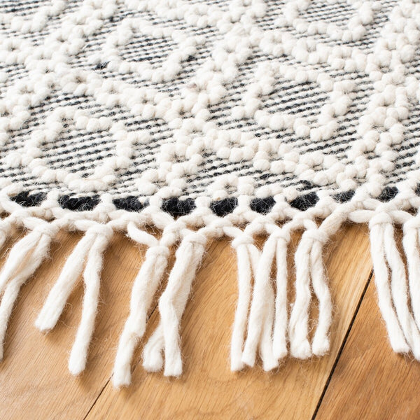 Natura 860 Hand Woven 100% Wool Pile Bohemian Rug Ivory / Black 100% Wool Pile NAT860A-9