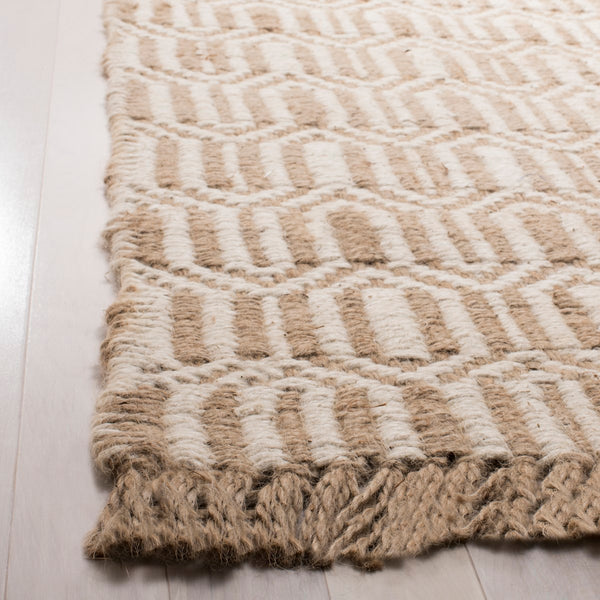 Safavieh Natural NF184 Hand Woven Rug