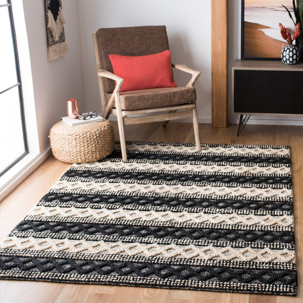 Safavieh Natural NF568 Hand Woven Rug