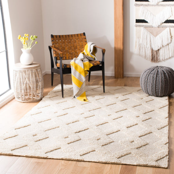 Safavieh Natural NF576 Hand Woven Rug