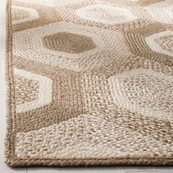 Safavieh Natural NF881 Hand Woven Rug