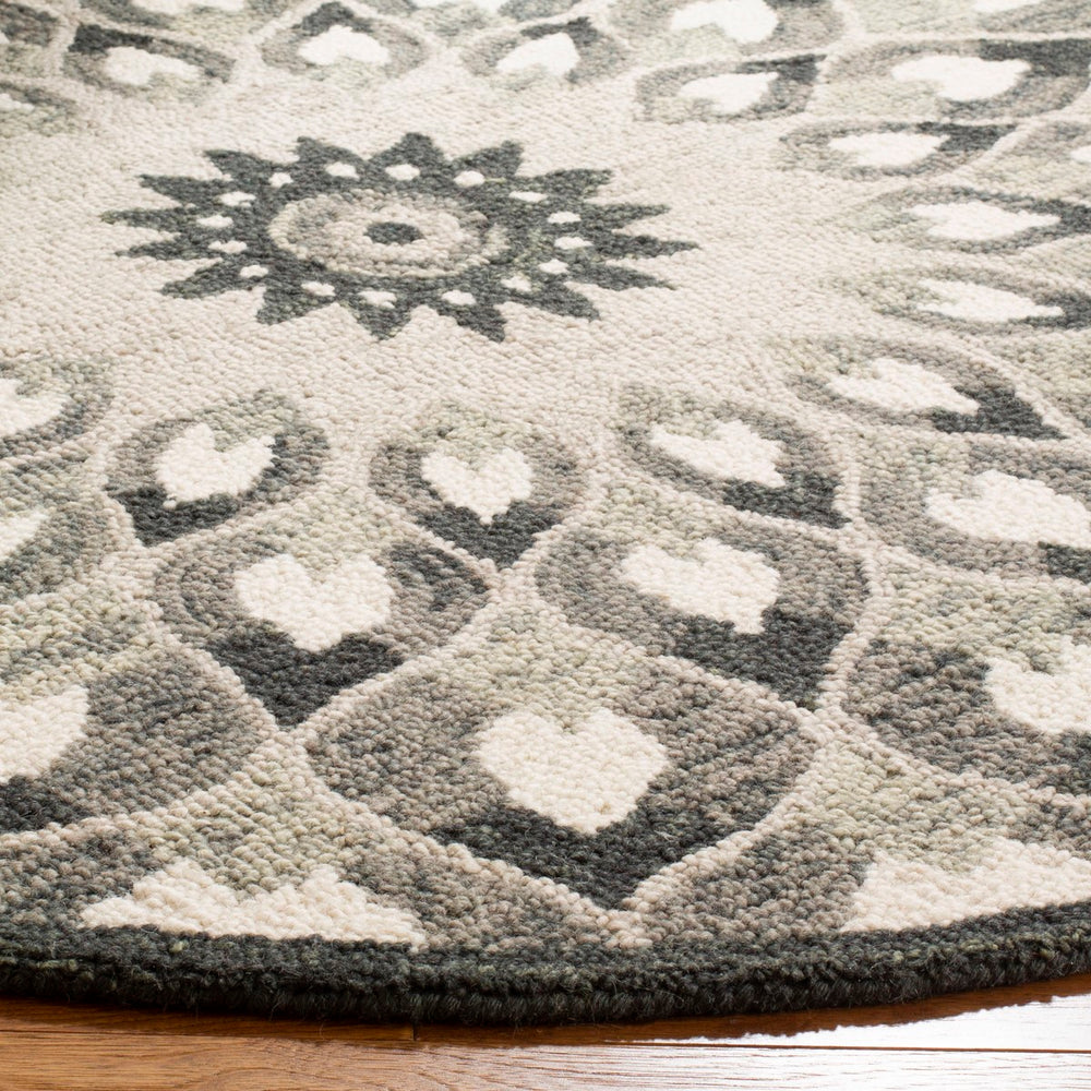 Safavieh Novelty NOV603 Hand Tufted Rug