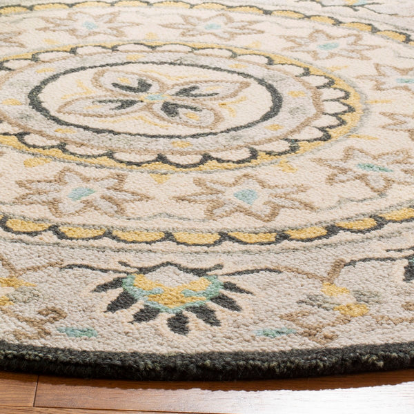 Safavieh Novelty NOV606 Hand Tufted Rug