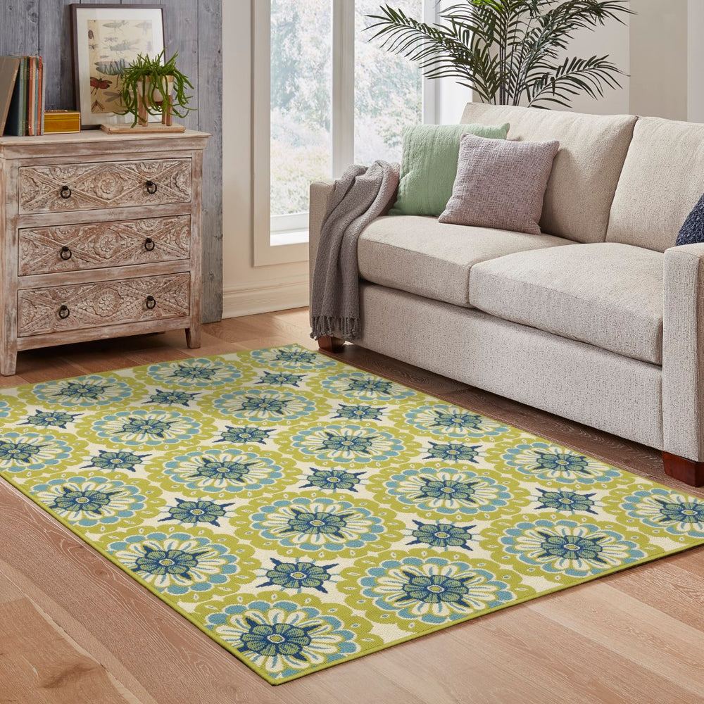 Oriental Weavers Caspian 8328W Transitional/Casual Floral Polypropylene Indoor/Outdoor Area Rug Green/ Ivory 8'6" x 13' C8328W259396ST
