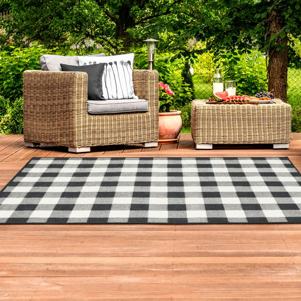 Oriental Weavers Marina 1932K Casual/Farmhouse Geometric Polypropylene Indoor/Outdoor Area Rug Black/ Ivory 8'6" x 13' M1932K259396ST