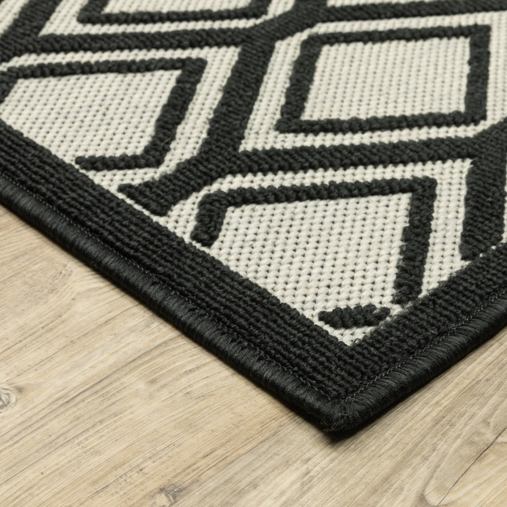 Oriental Weavers Torrey 4151G Casual/Classic Geometric Polypropylene Indoor/Outdoor Area Rug Light Grey/ Black 9'10" x 12'10" T4151G300390ST