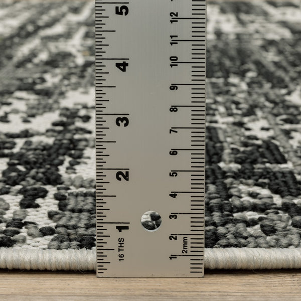 Oriental Weavers Torrey 531W1 Contemporary/ Abstract Polypropylene Indoor/Outdoor Area Rug Black/ Light Grey 9'10" x 12'10" T531W1300390ST