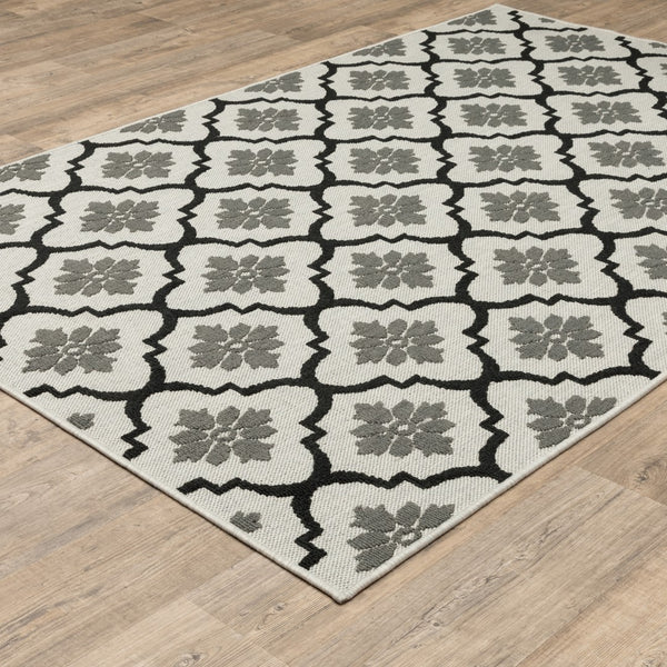 Oriental Weavers Torrey 5562E Moroccan/Casual Geometric Polypropylene Indoor/Outdoor Area Rug Light Grey/ Black 9'10" x 12'10" T5562E300390ST