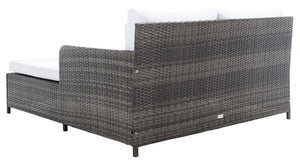 Cadeo Daybed - Luxurious Outdoor Lounge with Chic Frame and Plush Pillows for Poolside Relaxation