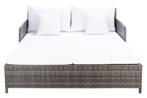 Cadeo Daybed - Luxurious Outdoor Lounge with Chic Frame and Plush Pillows for Poolside Relaxation