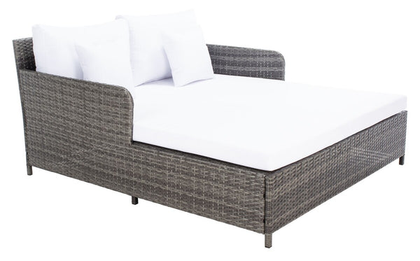 Cadeo Daybed - Luxurious Outdoor Lounge with Chic Frame and Plush Pillows for Poolside Relaxation