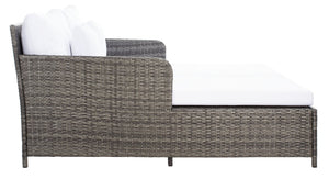 Cadeo Daybed - Luxurious Outdoor Lounge with Chic Frame and Plush Pillows for Poolside Relaxation