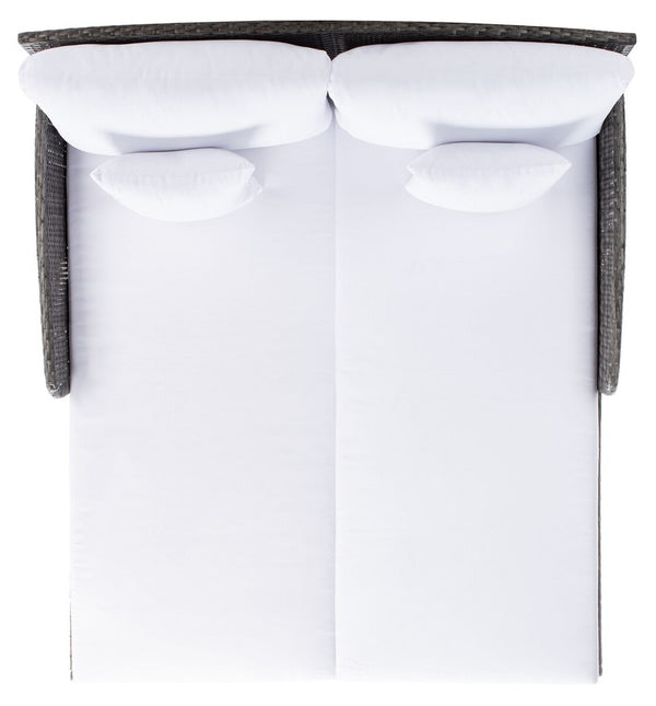 Cadeo Daybed - Luxurious Outdoor Lounge with Chic Frame and Plush Pillows for Poolside Relaxation