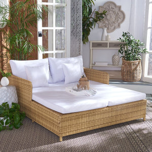 Cadeo Daybed - Luxurious Outdoor Lounge with Chic Frame and Plush Pillows for Poolside Relaxation