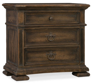 Hooker Furniture Hill Country Traditional-Formal Elmendorf Three-Drawer Nightstand in Hardwood and Poplar Solids with White Oak and Walnut Veneers, Cedar and Resin 5960-90016-MULTI