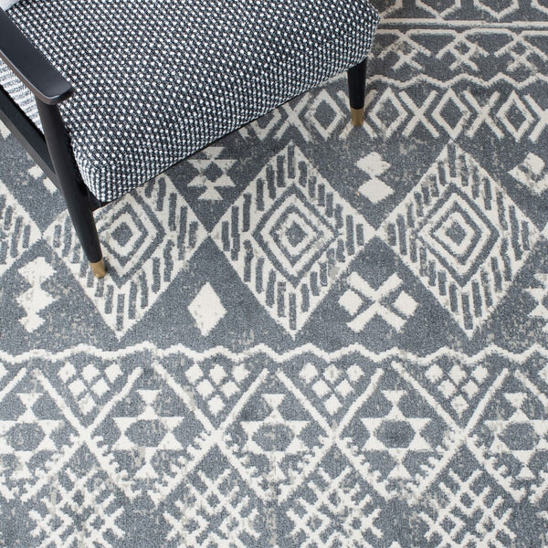 Safavieh Pyramid 205 Power Loomed 52% Polypropylene/11% Polyester/13% Latex Bohemian Rug PYR205A-9