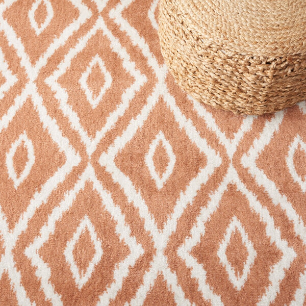 Safavieh Pyramid 219  Power Loomed Rug Rust / Ivory PYR219P-9