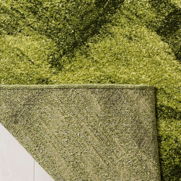 Safavieh Retro RET214 Power Loomed Rug