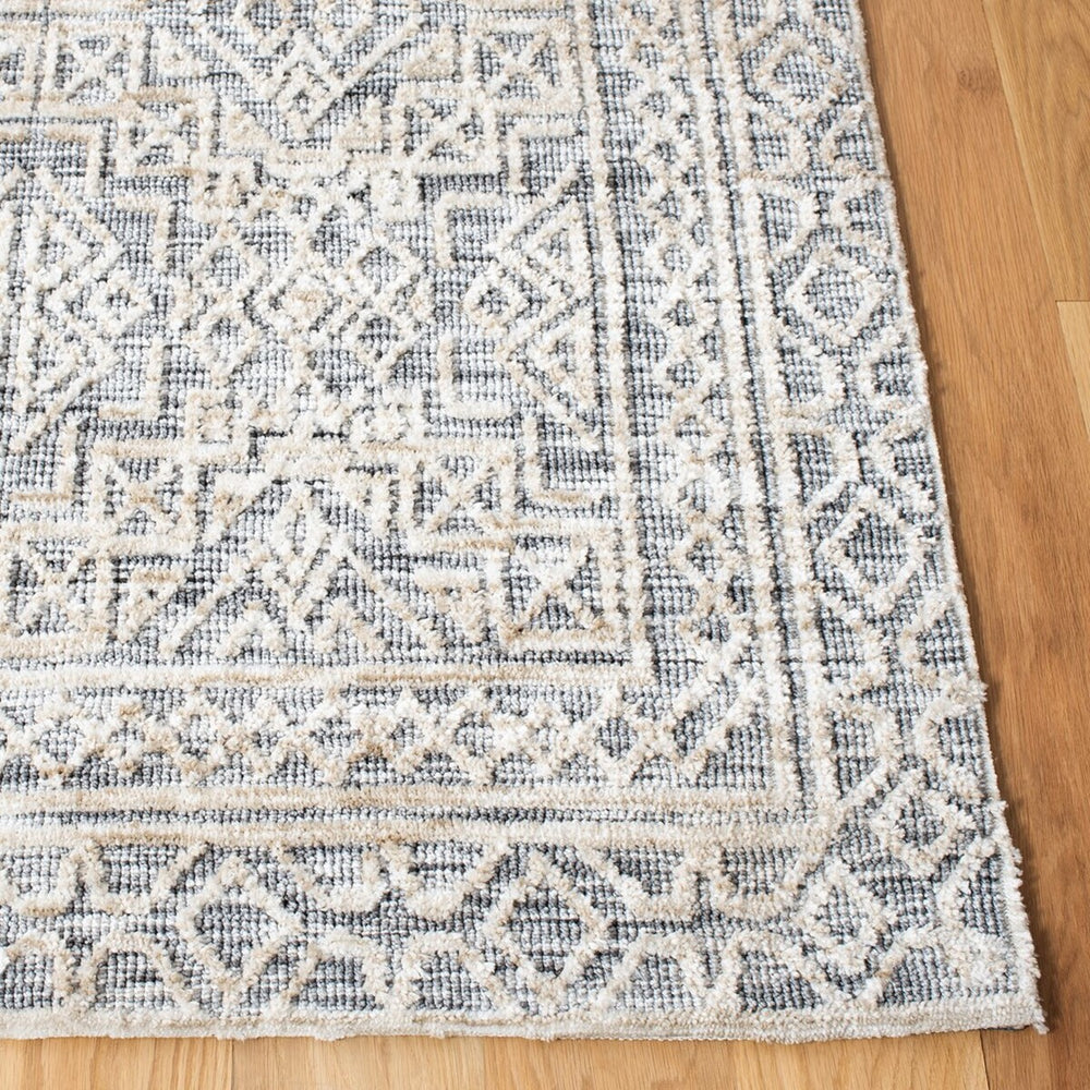 Roslyn Hand Loom Rug - Luxurious 80% Polyester & 20% Cotton, Soft Pile Height for Timeless Style