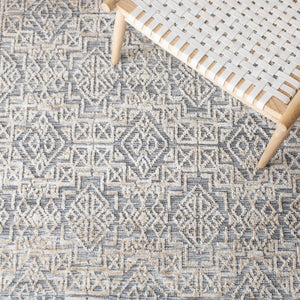 Roslyn Hand Loom Rug - Luxurious 80% Polyester & 20% Cotton, Soft Pile Height for Timeless Style