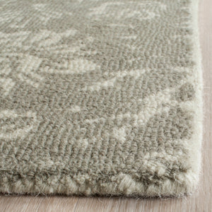 Safavieh Restoration Vintage 104 Hand Tufted Wool Rug RVT104D-3
