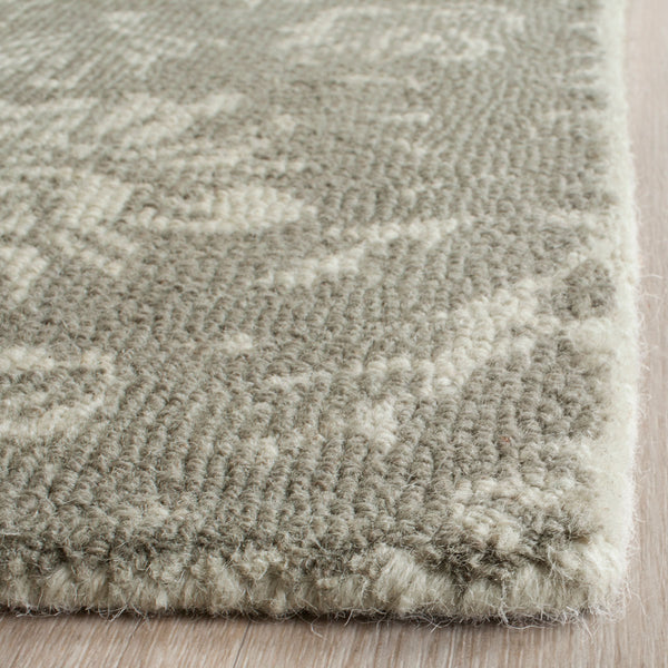 Safavieh Restoration Vintage 104 Hand Tufted Wool Rug RVT104D-3