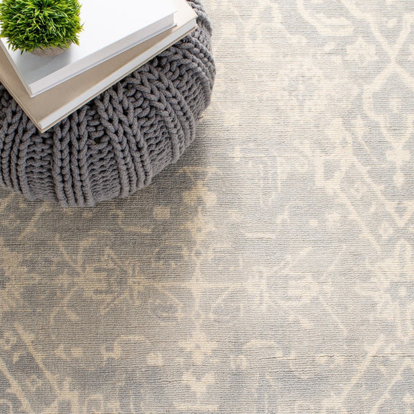 Safavieh Restoration Vintage 532 Hand Tufted Wool Rug RVT532B-26