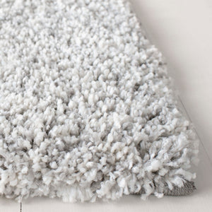 Safavieh Royal RYG117 Power Loomed Rug