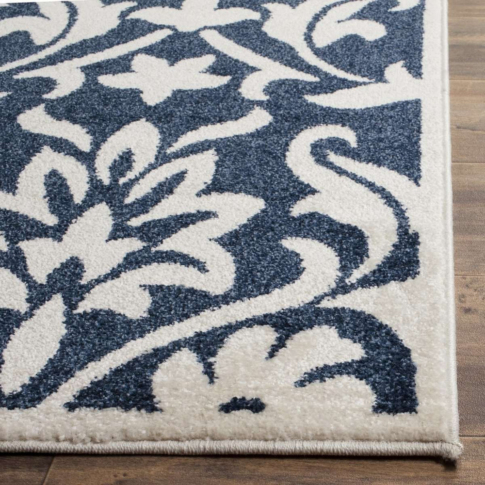 Amherst All-Weather Rug by Safavieh – Stylish, Durable Indoor/Outdoor Fashion for Any Space