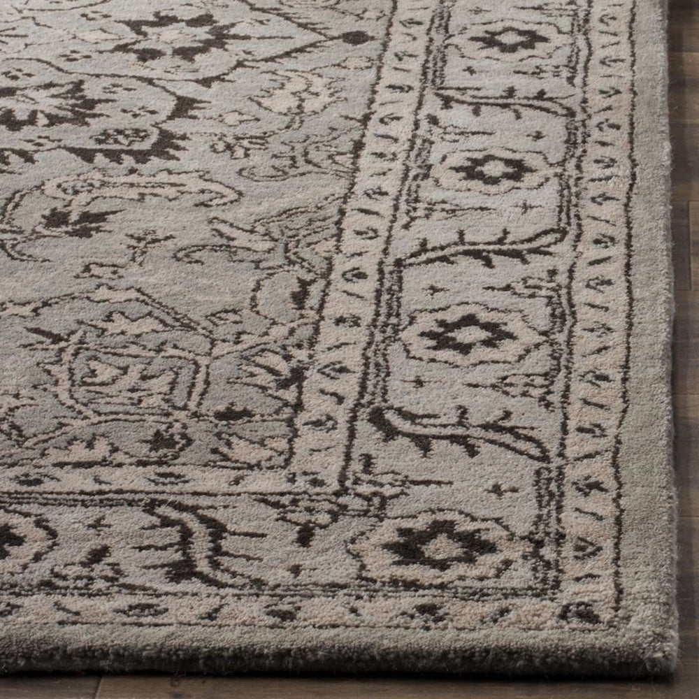 Antiquity AT58 Rug - Hand-Tufted Persian Design with Rich Colors and Luster from 19th Century Inspiration