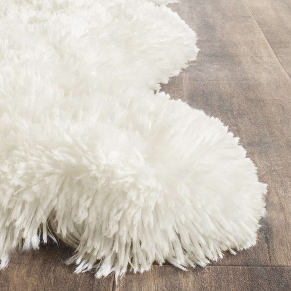 Arctic Hand-Tufted Shag Rug – Luxurious Beige Centerpiece for Rustic and Contemporary Décor
