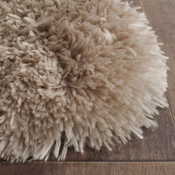 Arctic Hand-Tufted Shag Rug – Luxurious Beige Centerpiece for Rustic and Contemporary Décor