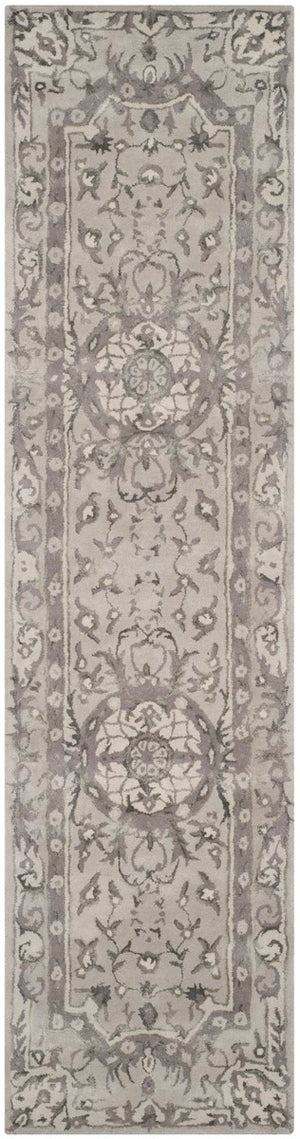 Safavieh Savonnerie SAV623 Hand Tufted Rug