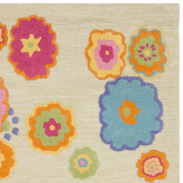 Safavieh Kids SFK316 Hand Tufted Rug
