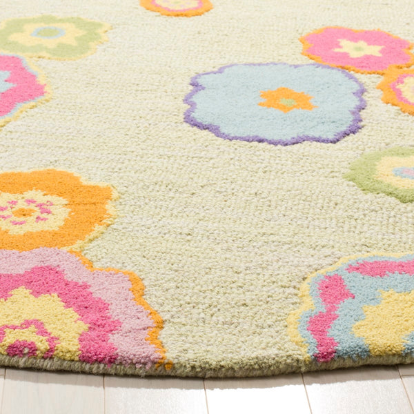 Safavieh Kids SFK316 Hand Tufted Rug