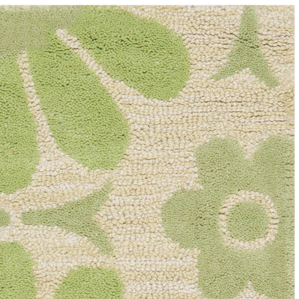 Safavieh Kids SFK319 Hand Tufted Rug