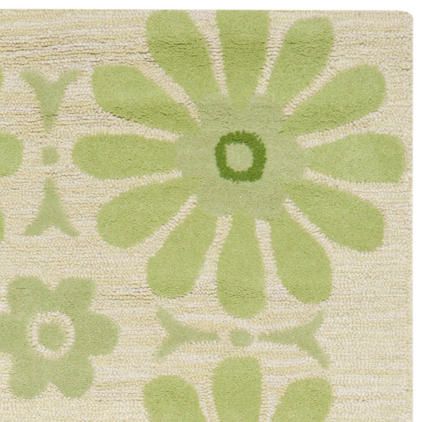 Safavieh Kids SFK319 Hand Tufted Rug