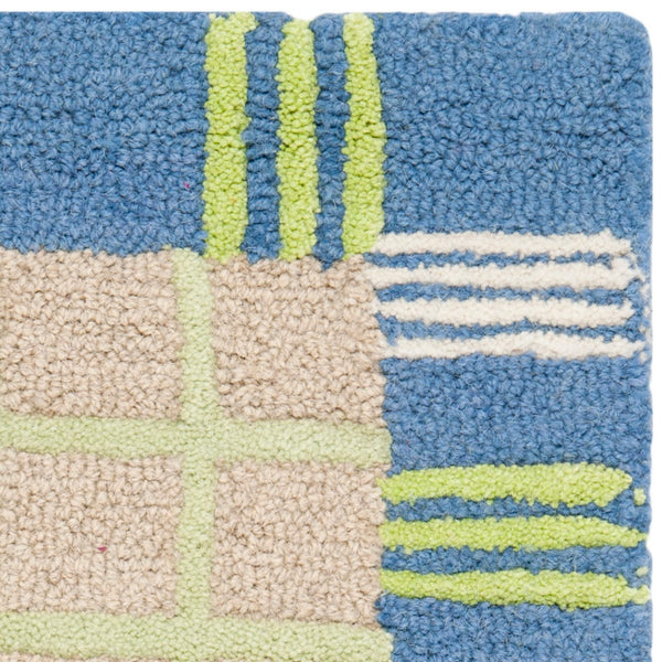 Safavieh Kids SFK320 Hand Tufted Rug