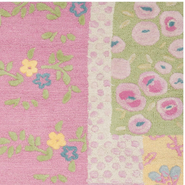 Safavieh Kids SFK321 Hand Tufted Rug