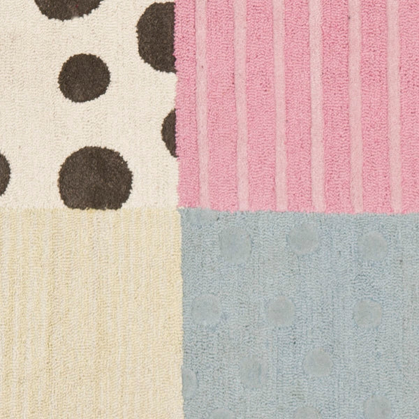 Safavieh Kids SFK322 Hand Tufted Rug