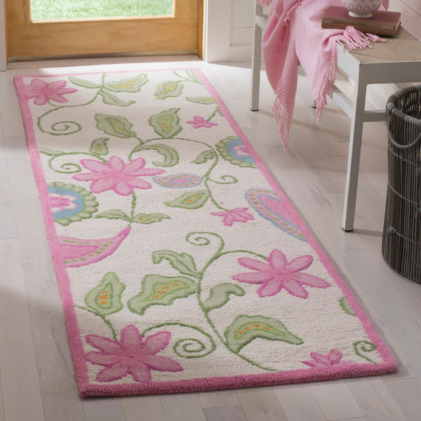 Safavieh Kids SFK351 Hand Tufted Rug