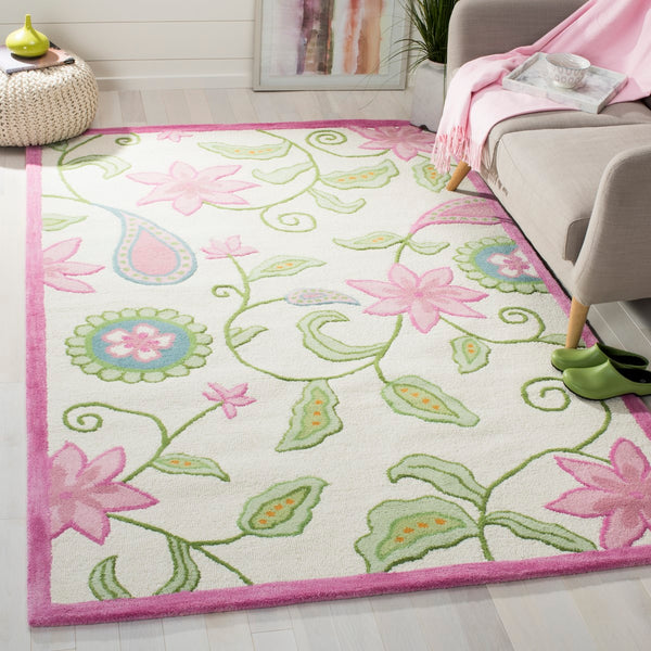 Safavieh Kids SFK351 Hand Tufted Rug