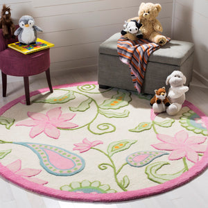 Safavieh Kids SFK351 Hand Tufted Rug
