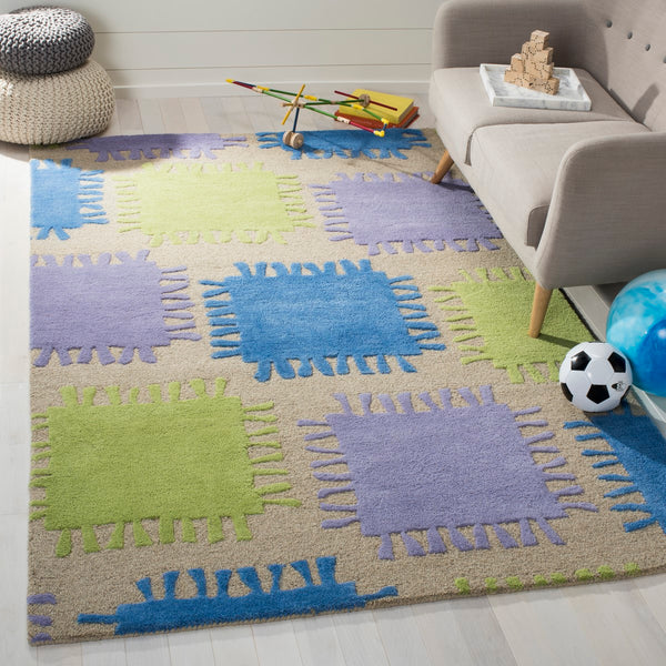 Safavieh Kids SFK352 Hand Tufted Rug