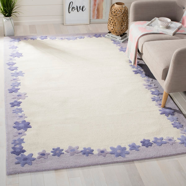 Safavieh Kids SFK357 Hand Tufted Rug